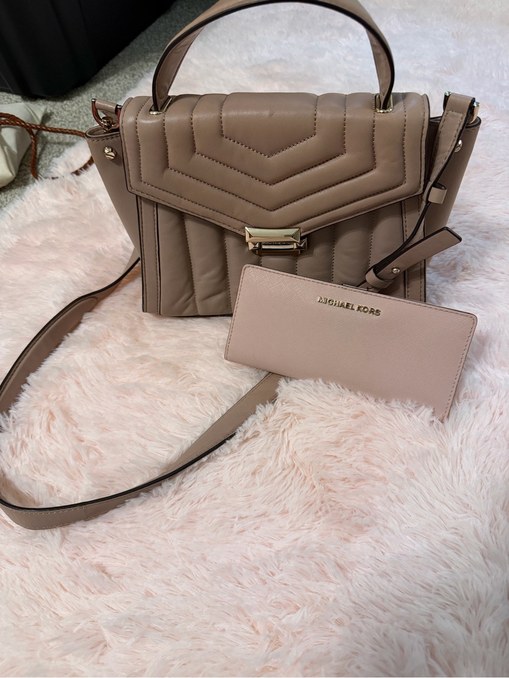 🌟Michael Kors Taupe Quilted Leather Top-Handle Crossbody and Wallet